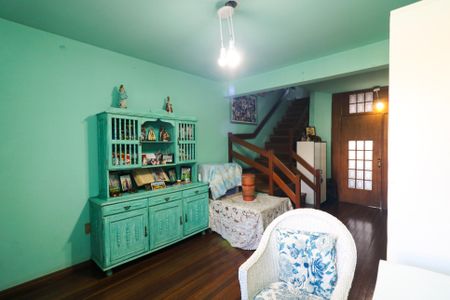 Sala 1 de casa para alugar com 3 quartos, 390m² em Partenon, Porto Alegre