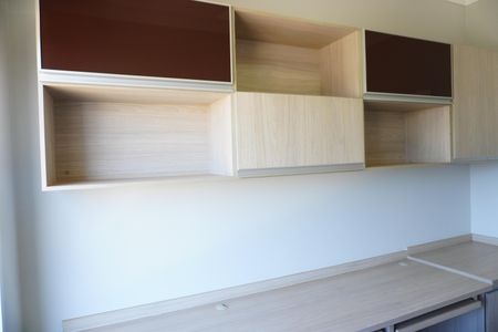 Casa de condomínio para alugar com 330m², 4 quartos e 4 vagasEscritório