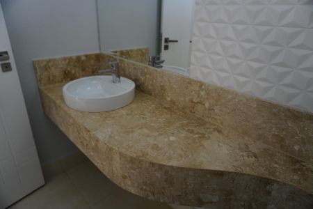 Casa de condomínio para alugar com 330m², 4 quartos e 4 vagasLavabo da Sala