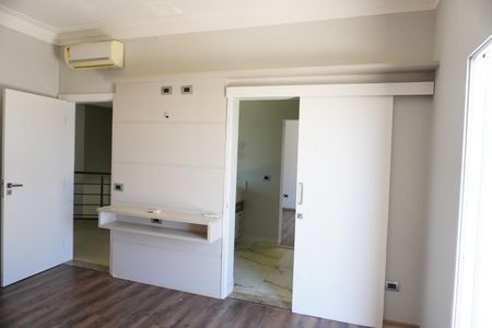 Casa de condomínio para alugar com 330m², 4 quartos e 4 vagasSemi Suíte 2