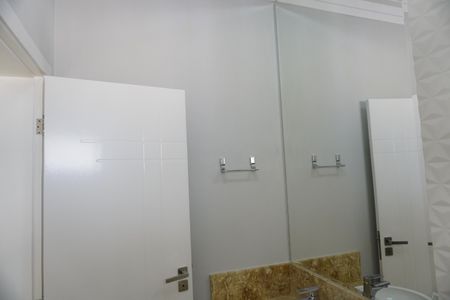 Casa de condomínio para alugar com 330m², 4 quartos e 4 vagasLavabo da Sala