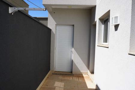 Casa de condomínio para alugar com 330m², 4 quartos e 4 vagasÁrea de Serviço
