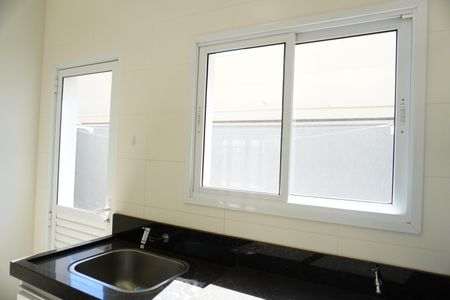 Casa de condomínio para alugar com 330m², 4 quartos e 4 vagasÁrea de Serviço