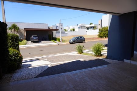 Casa de condomínio para alugar com 330m², 4 quartos e 4 vagasGaragem