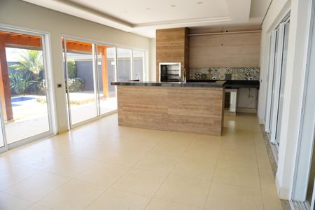 Casa de condomínio para alugar com 330m², 4 quartos e 4 vagasEspaço Gourmet