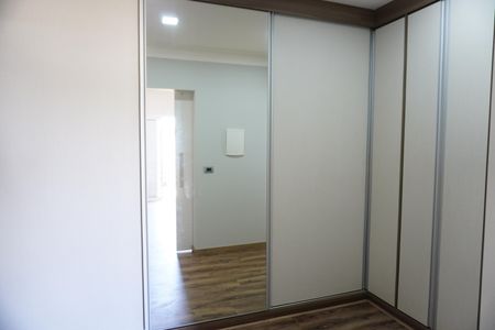 Casa de condomínio para alugar com 330m², 4 quartos e 4 vagasCloset da suíte 