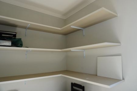 Casa de condomínio para alugar com 330m², 4 quartos e 4 vagasÁrea de Serviço