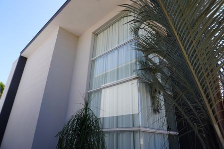 Casa de condomínio para alugar com 330m², 4 quartos e 4 vagasFachada