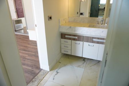 Casa de condomínio para alugar com 330m², 4 quartos e 4 vagasBanheiro Semi Suíte 1 e 2