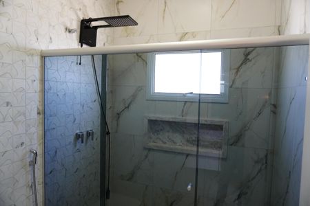 Casa de condomínio para alugar com 330m², 4 quartos e 4 vagasBanheiro Semi Suíte 1 e 2