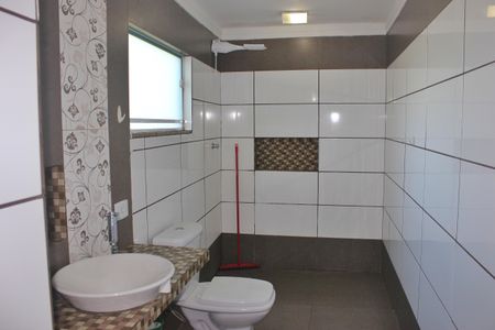 Casa à venda com 238m², 3 quartos e 3 vagasBanheiro Suíte 2