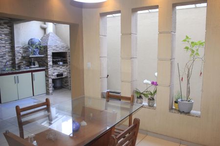 Casa à venda com 238m², 3 quartos e 3 vagasCopa