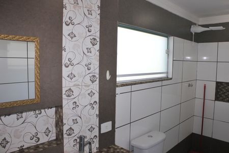 Casa à venda com 238m², 3 quartos e 3 vagasBanheiro Suíte 2