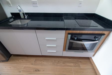 Cozinha - Armários de kitnet/studio para alugar com 1 quarto, 26m² em Jardim das Acacias, São Paulo