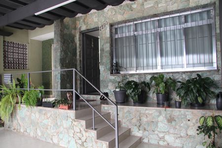 Casa à venda com 380m², 3 quartos e 2 vagasGaragem