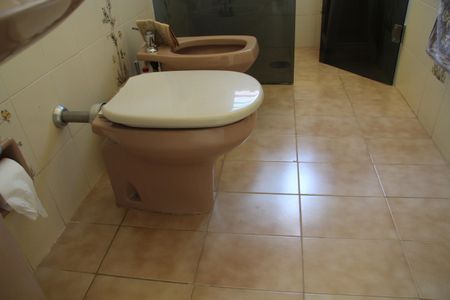 Casa à venda com 380m², 3 quartos e 2 vagasBanheiro da Suíte