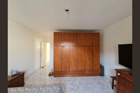 Casa à venda com 380m², 3 quartos e 2 vagasSuíte