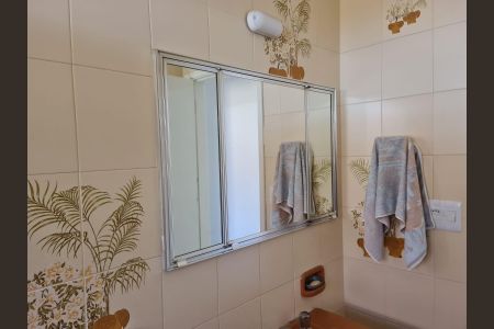 Casa à venda com 380m², 3 quartos e 2 vagasBanheiro Social