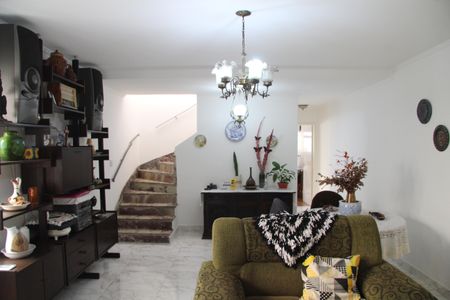 Sala de casa à venda com 3 quartos, 380m² em Vila Galvão, Guarulhos