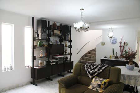 Sala de casa à venda com 3 quartos, 380m² em Vila Galvão, Guarulhos