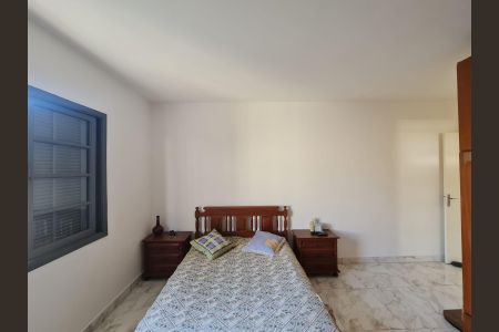 Casa à venda com 380m², 3 quartos e 2 vagasSuíte