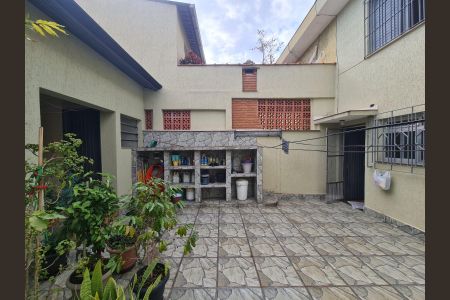 Casa à venda com 380m², 3 quartos e 2 vagasQuintal
