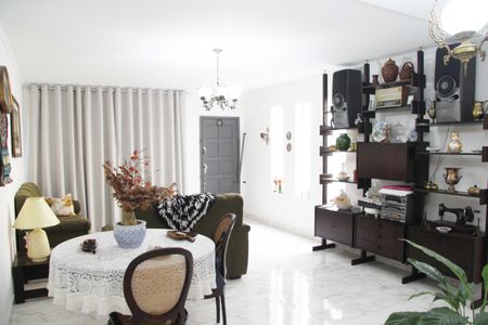 Casa à venda com 380m², 3 quartos e 2 vagasSala