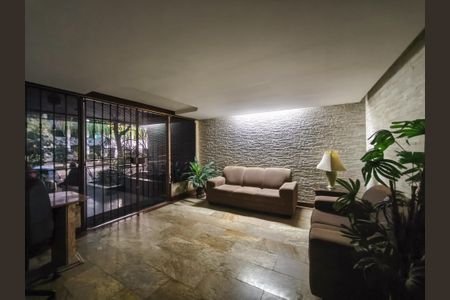 Apartamento à venda com 250m², 4 quartos e 3 vagasFachada e portaria