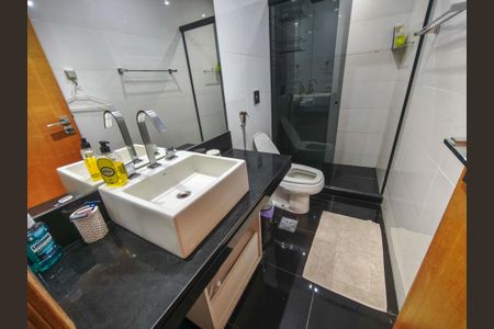 Apartamento à venda com 250m², 4 quartos e 3 vagasBanheiro da Suíte 1