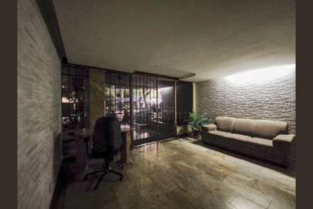 Apartamento à venda com 250m², 4 quartos e 3 vagasFachada e portaria