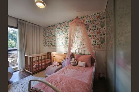 Apartamento à venda com 250m², 4 quartos e 3 vagasQuarto