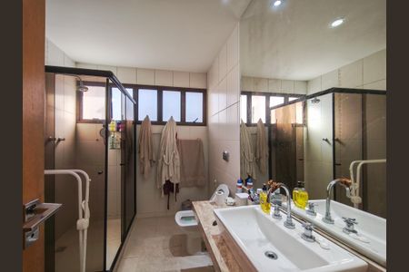 Apartamento à venda com 250m², 4 quartos e 3 vagasBanheiro da Suíte 2