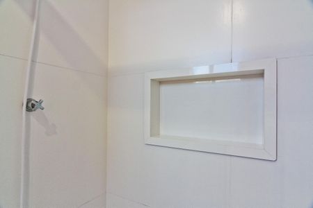 Banheiro de kitnet/studio para alugar com 1 quarto, 25m² em Santana, São Paulo