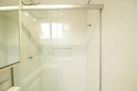 Banheiro de kitnet/studio para alugar com 1 quarto, 25m² em Santana, São Paulo