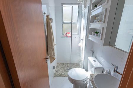 Apartamento à venda com 65m², 2 quartos e 2 vagasSuíte Banheiro