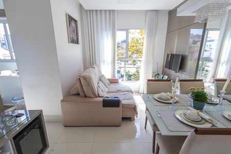 Apartamento à venda com 65m², 2 quartos e 2 vagasSala