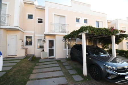 Casa de condomínio à venda com 95m², 2 quartos e 2 vagasFachada