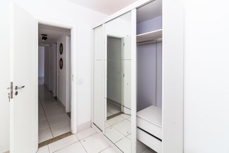 Apartamento à venda com 86m², 3 quartos e 2 vagasQuarto 2