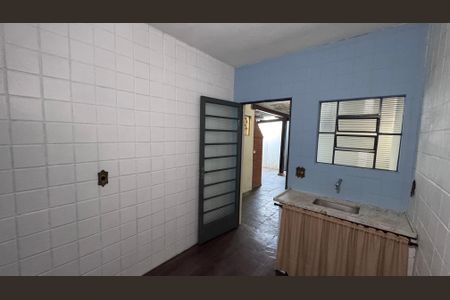Casa à venda com 176m², 4 quartos e 2 vagas Casa à venda com 176m², 4 quartos e 2 vagasEdícula