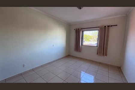 Casa à venda com 176m², 4 quartos e 2 vagas Casa à venda com 176m², 4 quartos e 2 vagasQuarto 2