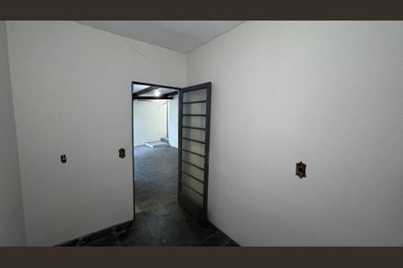 Casa à venda com 176m², 4 quartos e 2 vagas Casa à venda com 176m², 4 quartos e 2 vagasEdícula