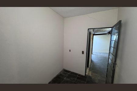 Casa à venda com 176m², 4 quartos e 2 vagas Casa à venda com 176m², 4 quartos e 2 vagasEdícula