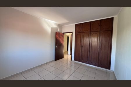 Casa à venda com 176m², 4 quartos e 2 vagas Casa à venda com 176m², 4 quartos e 2 vagasQuarto 2