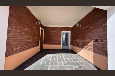 Casa à venda com 176m², 4 quartos e 2 vagas Casa à venda com 176m², 4 quartos e 2 vagasGaragem