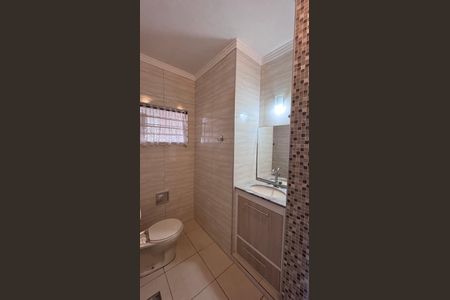 Casa à venda com 176m², 4 quartos e 2 vagas Casa à venda com 176m², 4 quartos e 2 vagasBanheiro da Suíte