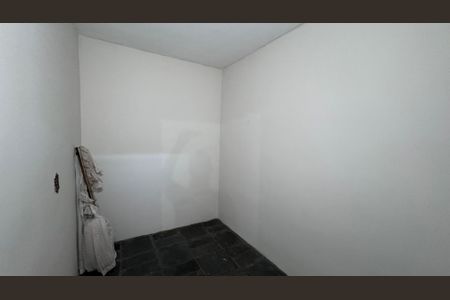 Casa à venda com 176m², 4 quartos e 2 vagas Casa à venda com 176m², 4 quartos e 2 vagasEdícula