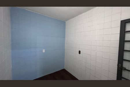 Casa à venda com 176m², 4 quartos e 2 vagas Casa à venda com 176m², 4 quartos e 2 vagasEdícula