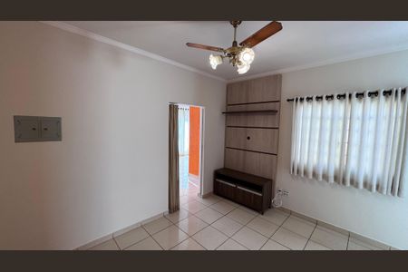 Casa à venda com 176m², 4 quartos e 2 vagas Casa à venda com 176m², 4 quartos e 2 vagasSala