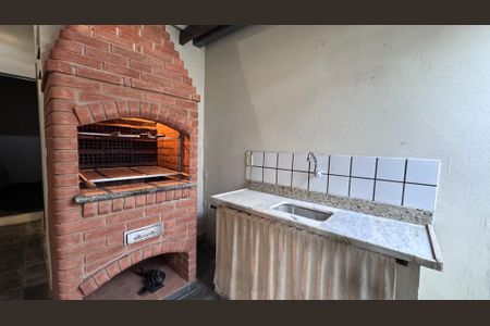 Casa à venda com 176m², 4 quartos e 2 vagas Casa à venda com 176m², 4 quartos e 2 vagasÁrea Externa