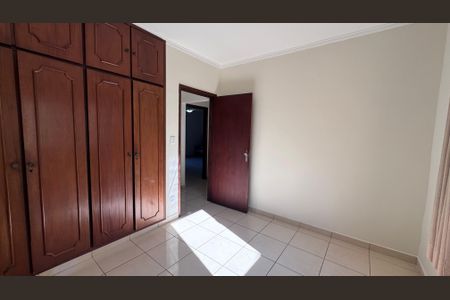Casa à venda com 176m², 4 quartos e 2 vagas Casa à venda com 176m², 4 quartos e 2 vagasQuarto 1